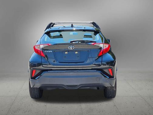 2021 Toyota C-HR LE