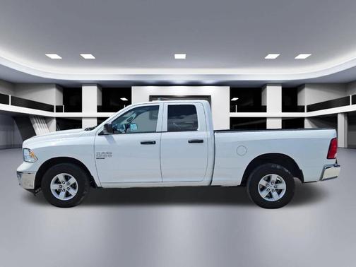 Bright White Clearcoat 2024 RAM 1500 Classic SLT
