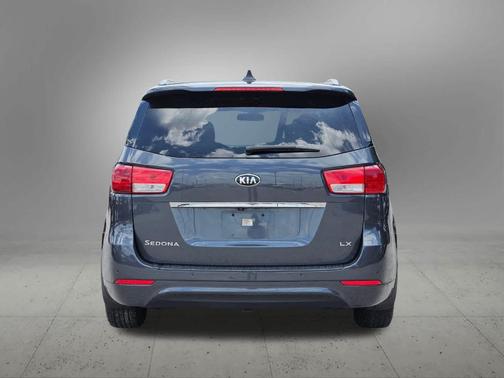 2017 Kia Sedona LX