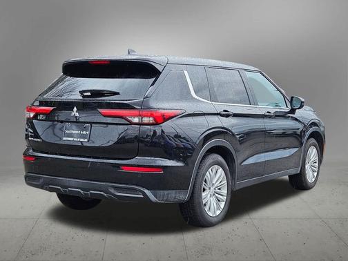 2024 Mitsubishi Outlander ES