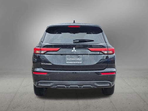 2024 Mitsubishi Outlander ES