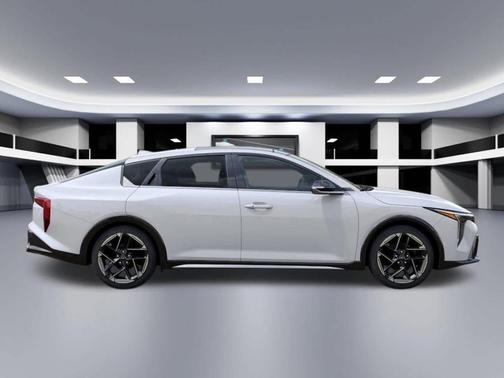 Snow White Pearl 2026 Kia K4 GT-LINE