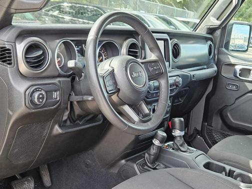2023 Jeep Gladiator Sport