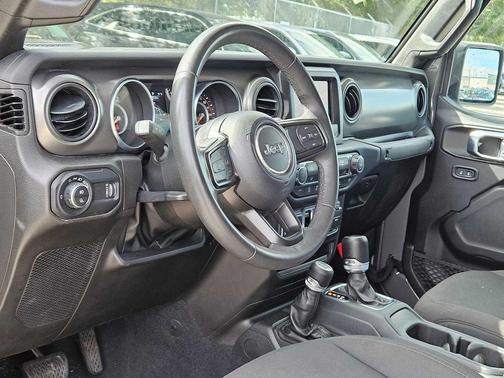 2023 Jeep Gladiator Sport