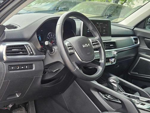 2022 Kia Telluride LX