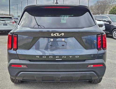 2022 Kia Sorento LX
