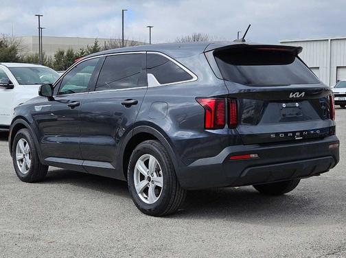 2022 Kia Sorento LX