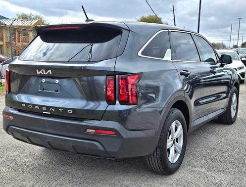 2022 Kia Sorento LX
