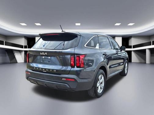 2022 Kia Sorento LX