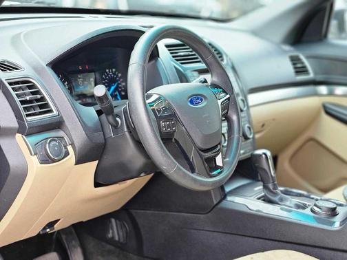 2016 Ford Explorer Base