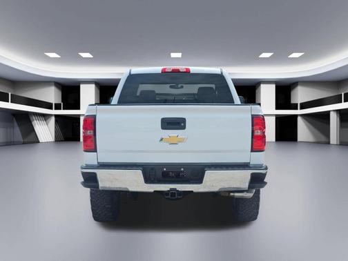 Summit White 2018 Chevrolet Silverado 1500 LT