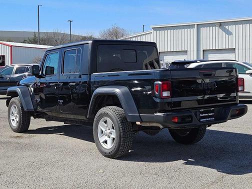 2023 Jeep Gladiator Sport