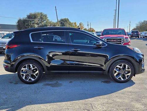 2022 Kia Sportage EX