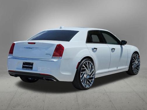 2017 Chrysler 300C Base
