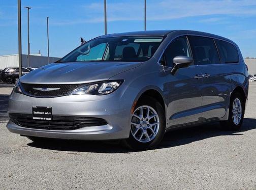 2020 Chrysler Voyager LX