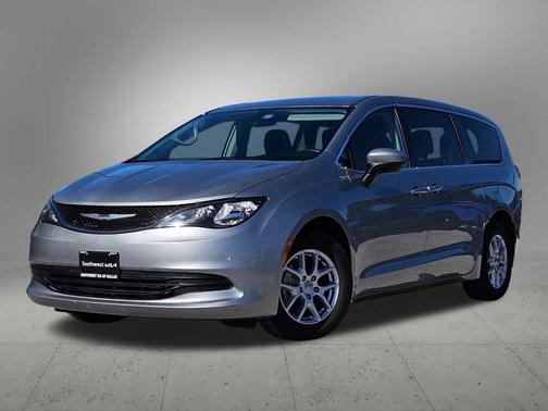 2020 Chrysler Voyager LX