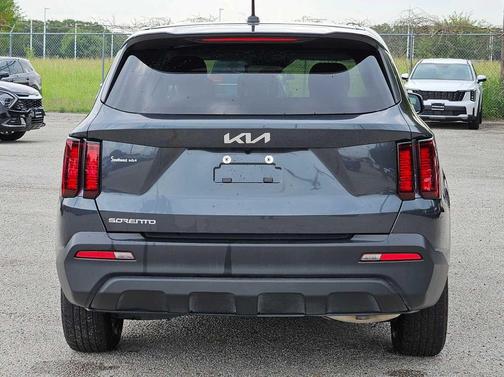 2023 Kia Sorento LX