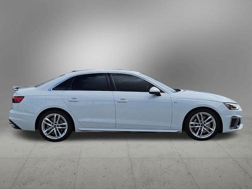2022 Audi A4 45 S line Premium Plus
