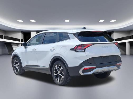 Glacial White Pearl 2024 Kia Sportage EX
