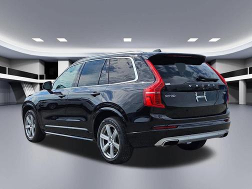 2021 Volvo XC90 T5 Momentum 7 Passenger