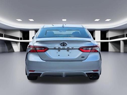Celestial Silver Metallic 2022 Toyota Camry SE