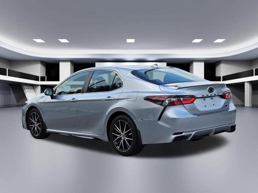 Celestial Silver Metallic 2022 Toyota Camry SE