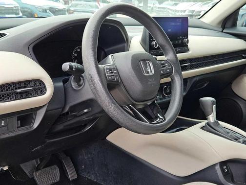 Pearl 2024 Honda HR-V LX