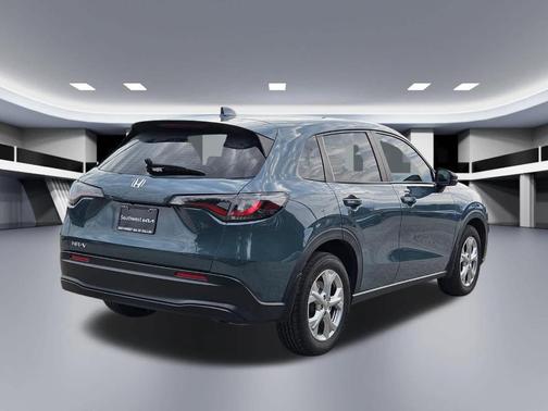 Pearl 2024 Honda HR-V LX