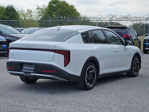 2025 Kia K4 EX
