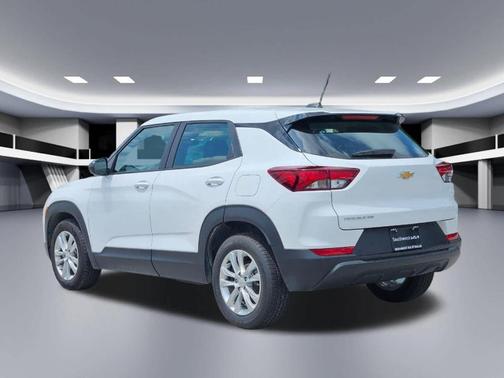 Summit White 2023 Chevrolet Trailblazer LS