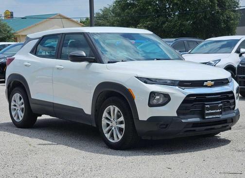 Summit White 2023 Chevrolet Trailblazer LS