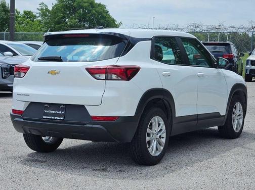 Summit White 2023 Chevrolet Trailblazer LS