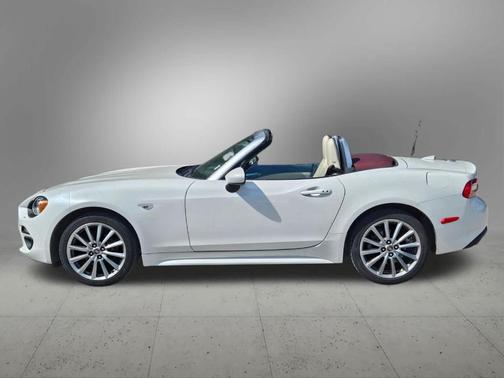 2019 FIAT 124 Spider Lusso