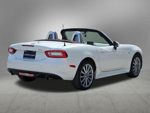 2019 FIAT 124 Spider Lusso