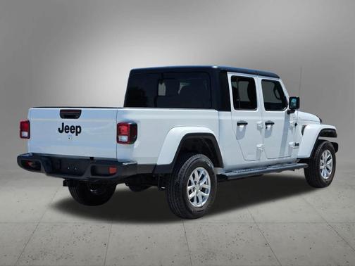 2023 Jeep Gladiator Sport