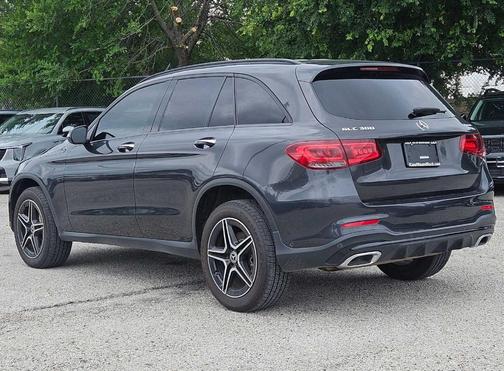Graphite Gray Metallic 2022 Mercedes-Benz GLC 300 Base 4MATIC