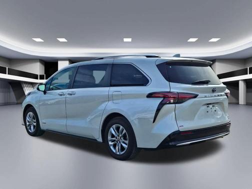 2021 Toyota Sienna Limited