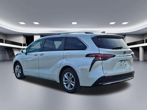 2021 Toyota Sienna Limited