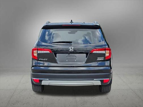 2022 Honda Pilot Touring 7-Passenger