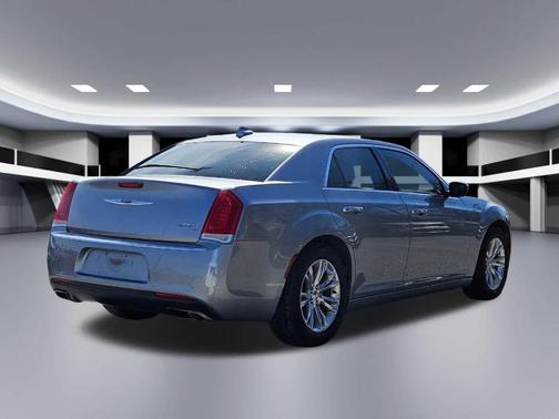 2016 Chrysler 300C Base