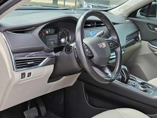 2019 Cadillac XT4 Luxury