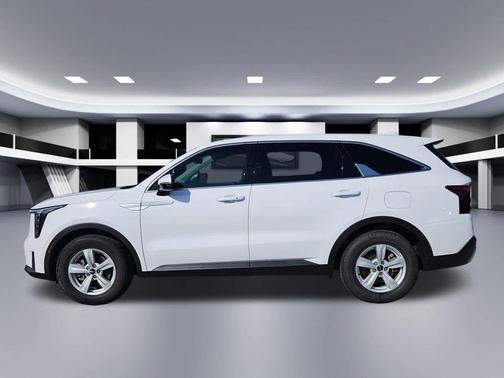 2025 Kia Sorento LX