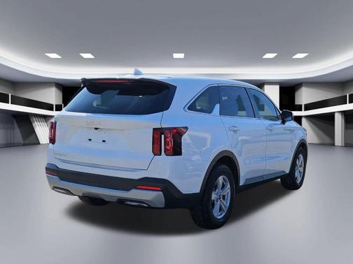 2025 Kia Sorento LX