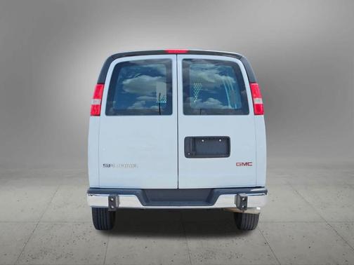 2023 GMC Savana 2500 Work Van