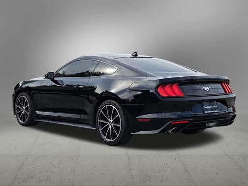 2021 Ford Mustang EcoBoost