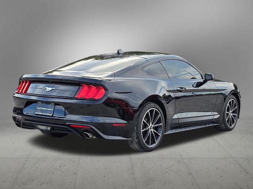 2021 Ford Mustang EcoBoost