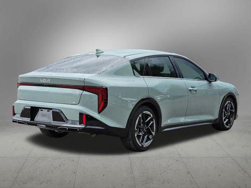 2025 Kia K4 GT-Line
