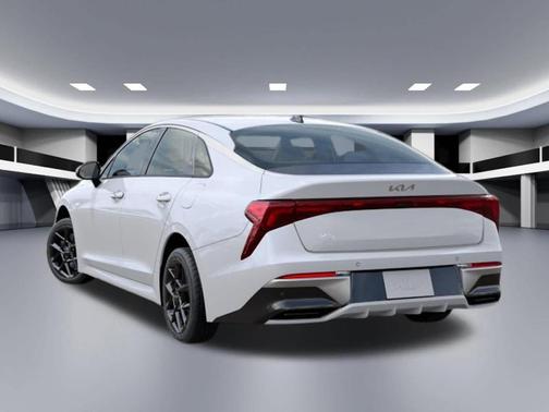 Snow White Pearl 2026 Kia K5 LXS