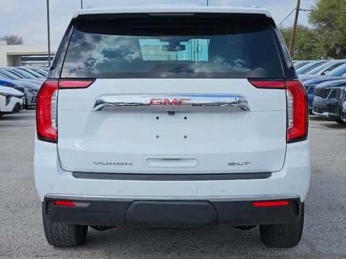 2021 GMC Yukon SLT