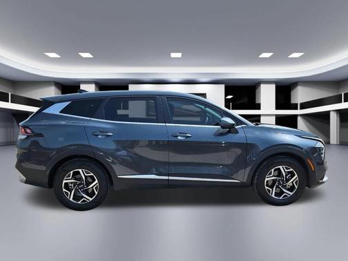 Gravity Gray 2024 Kia Sportage LX